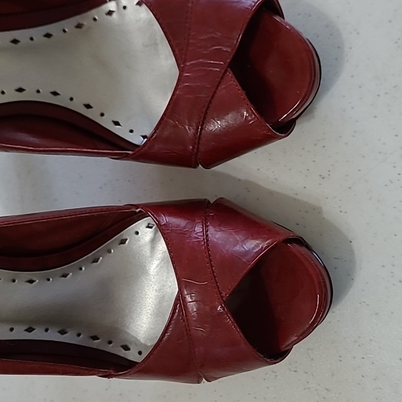 💰 BCBGirls open toe heels with ankle strap size 8 - Picture 4 of 10